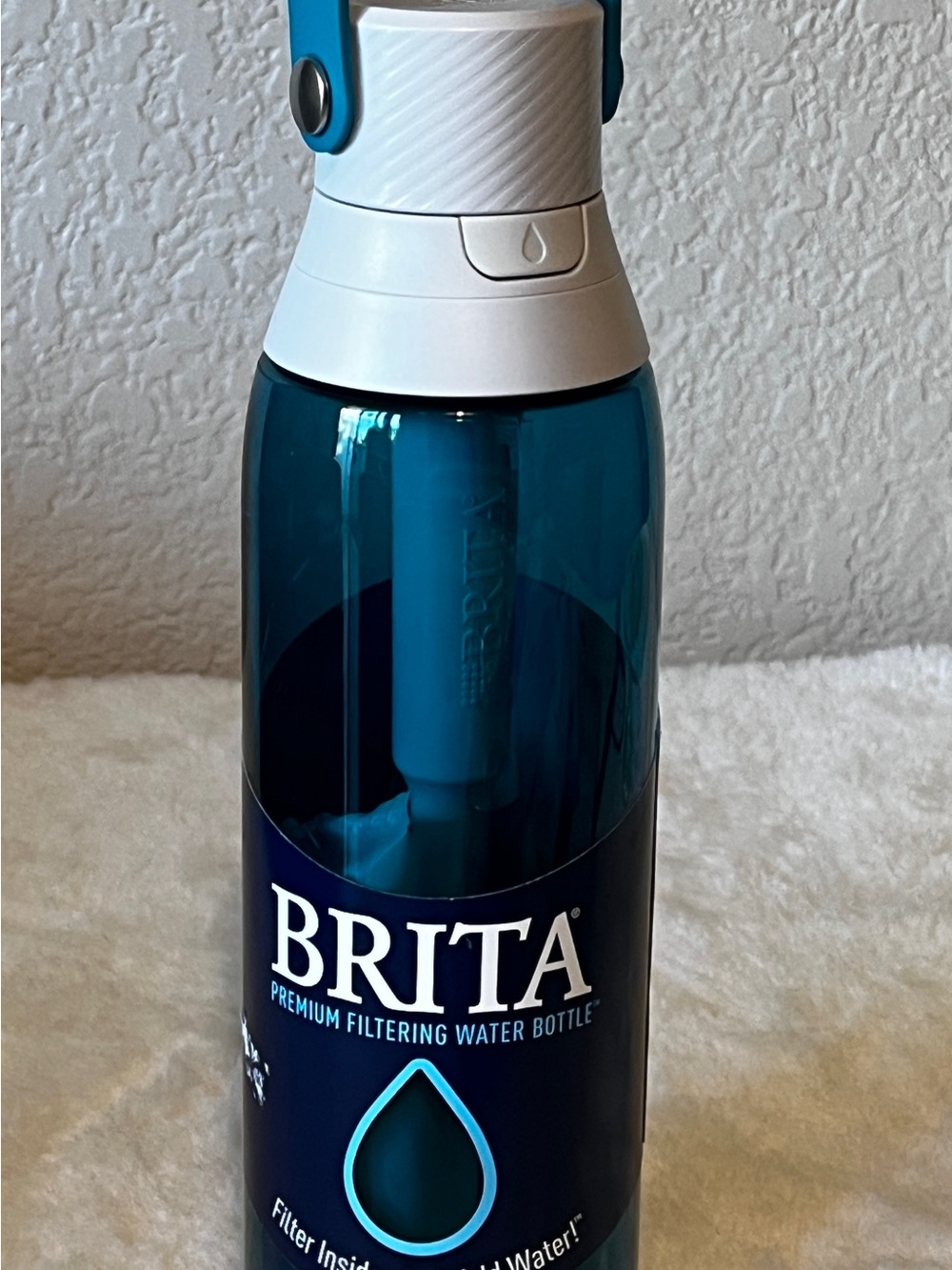 Brita Blue and White Portable Filtered Water Bottle w/filter